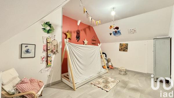 Longère 6 pièces de 129 m² à Château-Renard (45220)