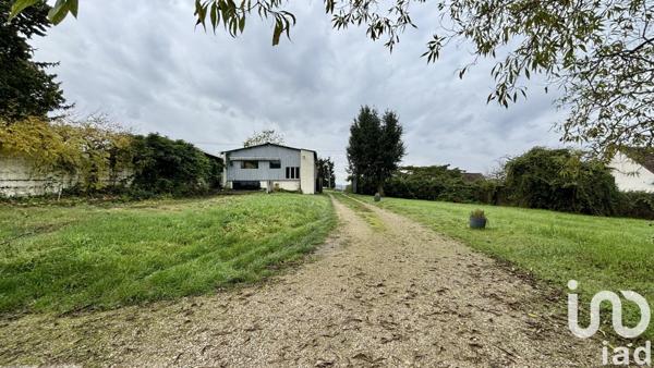 Longère 6 pièces de 129 m² à Château-Renard (45220)