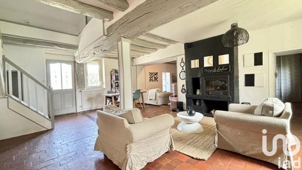 Longère 6 pièces de 129 m² à Château-Renard (45220)