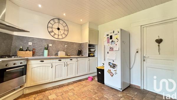 Longère 6 pièces de 129 m² à Château-Renard (45220)