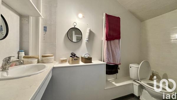 Longère 6 pièces de 129 m² à Château-Renard (45220)