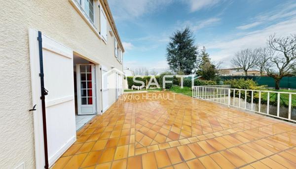 Bien rare à Gond-Pontouvre : volumes, grand terrain et cadre privilégié