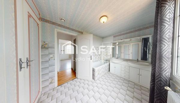 Bien rare à Gond-Pontouvre : volumes, grand terrain et cadre privilégié