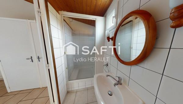 Bien rare à Gond-Pontouvre : volumes, grand terrain et cadre privilégié