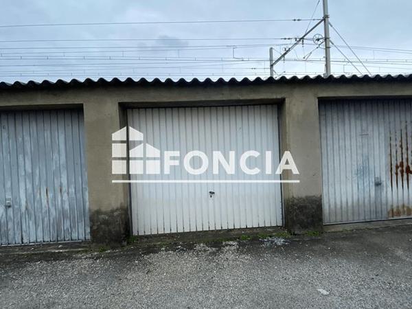 Location Parking 15 m² - 67 AVENUE DE LYON Bourg-les-valence 26500