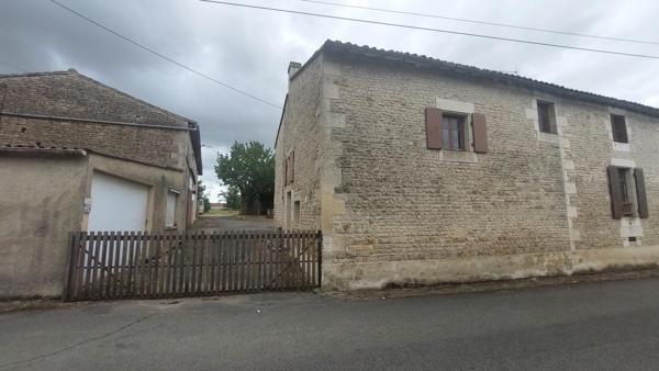 SCIECQ. Maison ancienne à rénover Sciecq (79000)