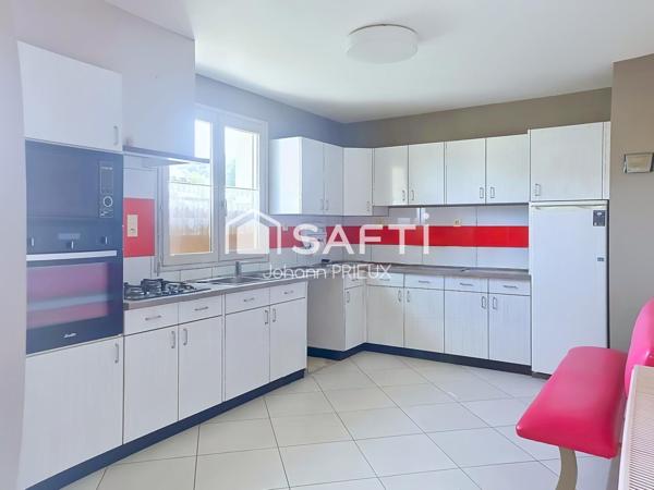 Maison traditionnelle dans environnement calme