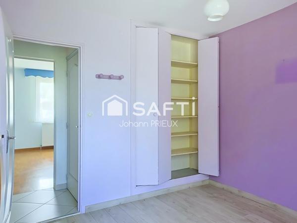 Maison traditionnelle dans environnement calme