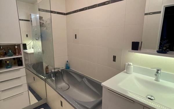 Appartement à vendre    4 pièces • 76 m2 Ballainvilliers