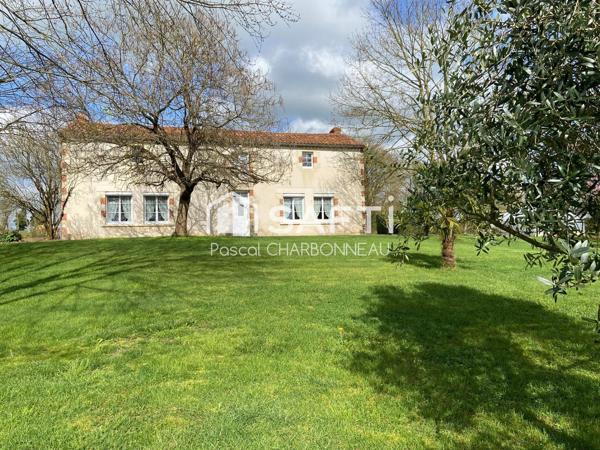 Fermette longere 1 hectare 50 2 dependances 430+450 M² 4 chambres