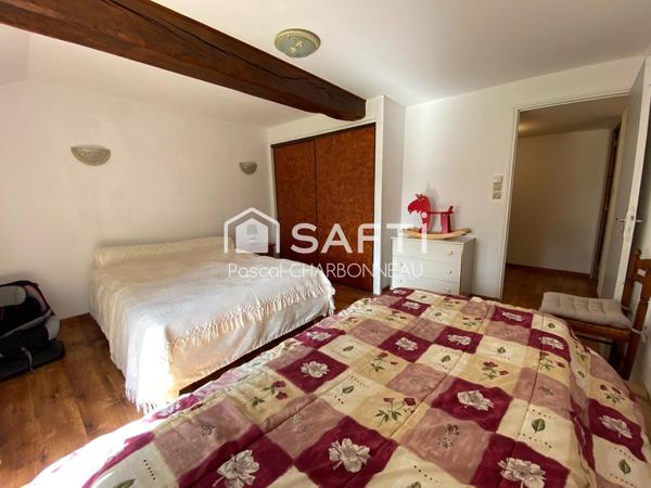 Fermette longere 1 hectare 50 2 dependances 430+450 M² 4 chambres