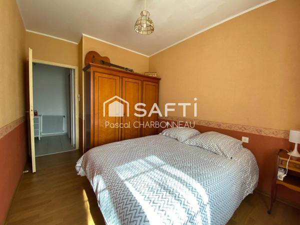 Fermette longere 1 hectare 50 2 dependances 430+450 M² 4 chambres