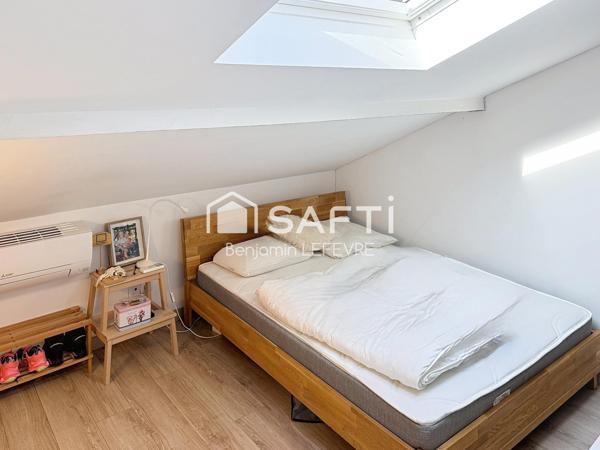 MAISON DE VILLE AVEC EXTÉRIEUR SUR TROIS NIVEAUX