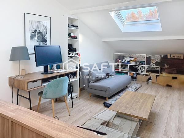 MAISON DE VILLE AVEC EXTÉRIEUR SUR TROIS NIVEAUX