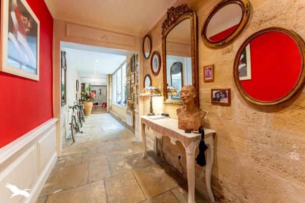 Appartement à vendre |                                       Bordeaux |                                        4 pièces  |  147 m²