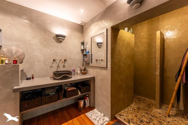 Appartement à vendre |                                       Bordeaux |                                        4 pièces  |  147 m²