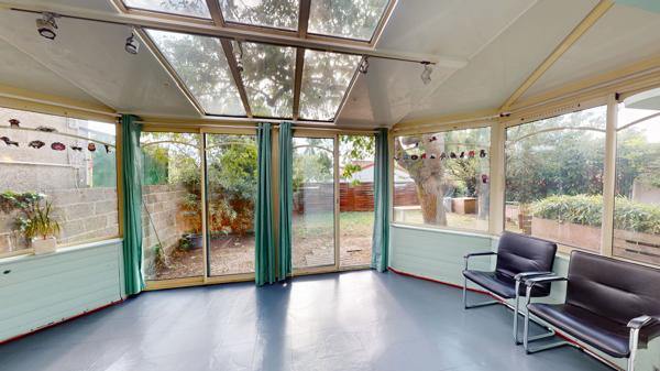Maison familiale avec jardin, terrasse, garage et dépendances sur Poitiers