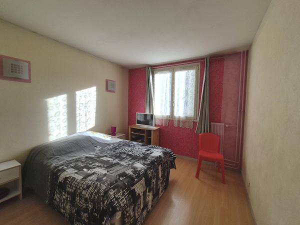 Appartement à vendre 4 pièces avec loggia fermée, cave et parking ASNIERES SUR SEINE (92)