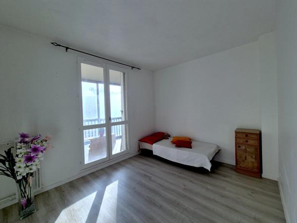 Appartement à vendre 4 pièces avec loggia fermée, cave et parking ASNIERES SUR SEINE (92)