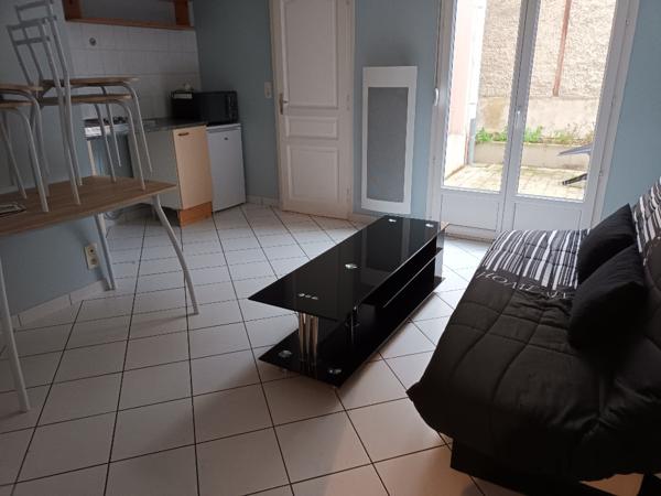 A louer appartement T2 avec terrasse privative à TROYES - 26