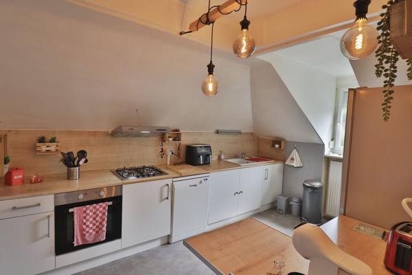 Maison familiale avec 2 appartements, grand garage et beau terrain 196 800 €
