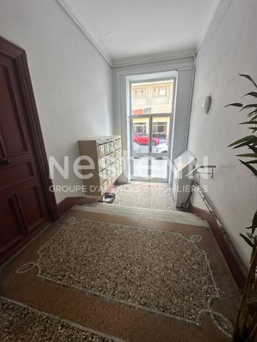 Appartement 2 pièces à vendre à Nice - Secteur Pasteur, dernier étage sans ascenceur VENDU LOUE