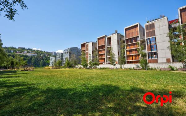 Appartement à vendre    3 pièces • 71,94 m2 Lyon 2
