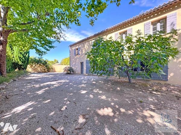 Saint-Rémy-de-Provence - Maison de 17 pièces - 423,91 m²