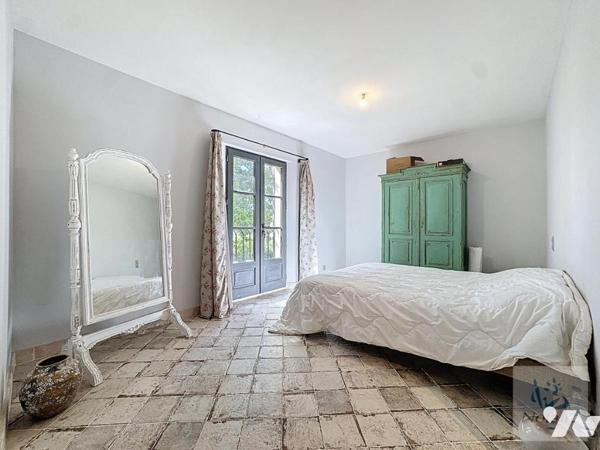 Saint-Rémy-de-Provence - Maison de 17 pièces - 423,91 m²