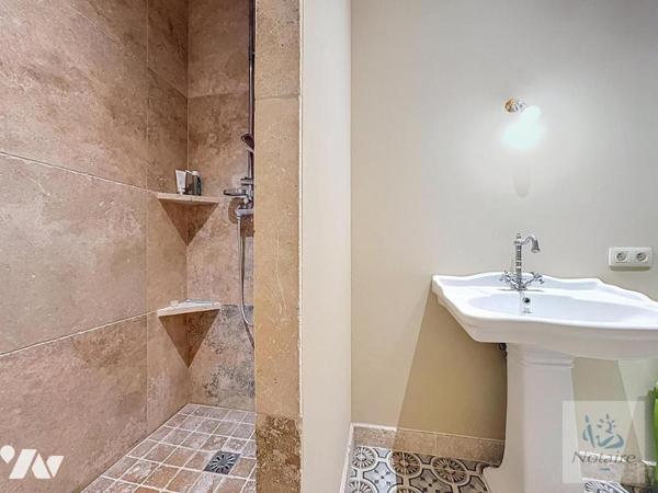 Saint-Rémy-de-Provence - Maison de 17 pièces - 423,91 m²