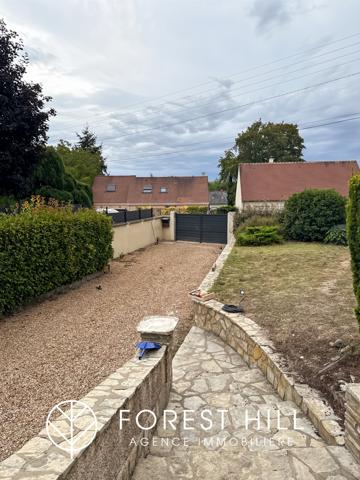 SAINT-MARTIN-LE-BEAU – MAISON TRADITIONNELLE– DE BEAUX VOLUMES À RÉINVENTER