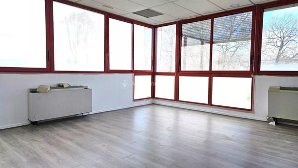 Location Bureau 31 pièces 1062 m2 à Albi