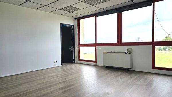 Location Bureau 31 pièces 1062 m2 à Albi
