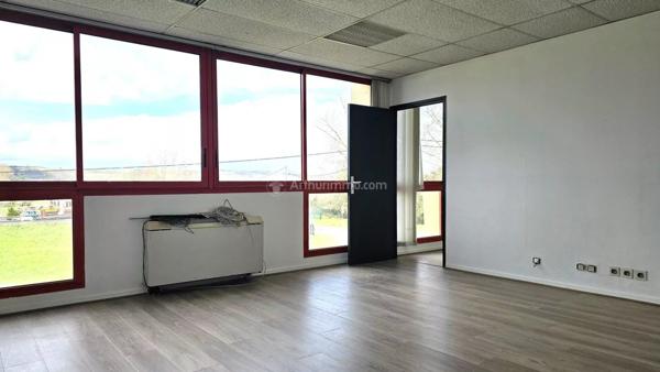Location Bureau 31 pièces 1062 m2 à Albi