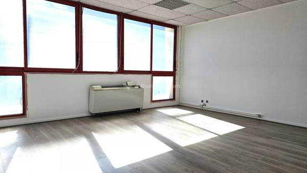 Location Bureau 31 pièces 1062 m2 à Albi