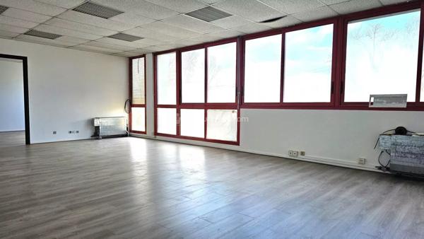 Location Bureau 31 pièces 1062 m2 à Albi
