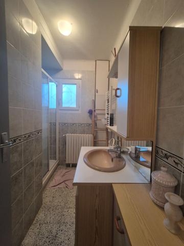 Maison plain-pied avec 1000 m² de terrain POUSSAN