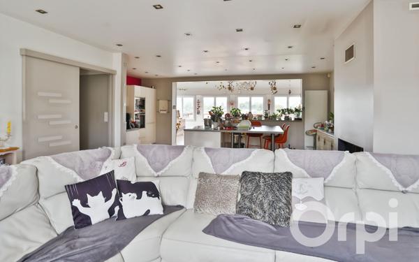 Maison à vendre    8 pièces •  Gournay-en-Bray