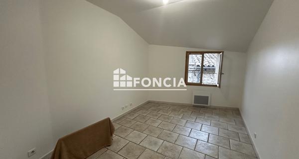 Location Maison 3 pièces 100.7 m² - Montfuron 04110
