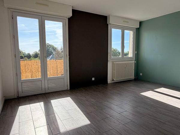 A louer - Appartement 3 chambres avec balcon, garage et cave - Angers secteur Chalouère