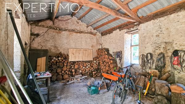 Manoir d'une superficie habitable de 338 m² avec dépendances sur un terrain de 3,6 hectares