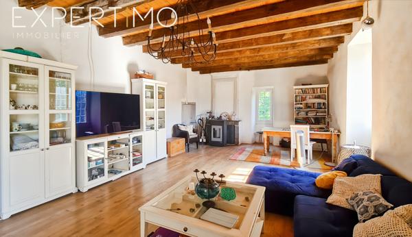 Manoir d'une superficie habitable de 338 m² avec dépendances sur un terrain de 3,6 hectares