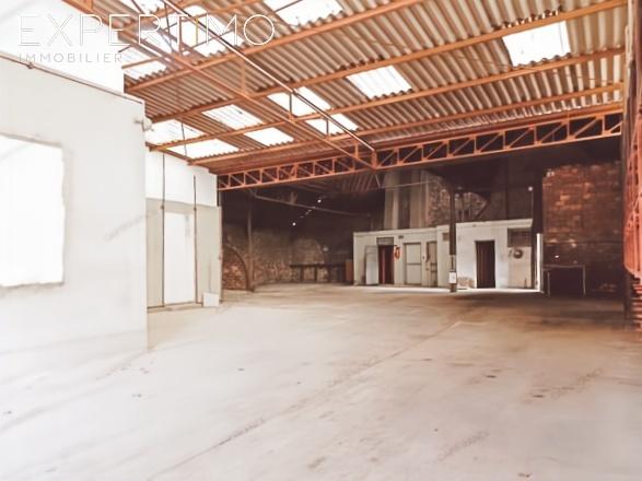 Lardy (91510) Entrepôt de stockage de 350 m2 à louer sur Lardy à 5 mns de la RN20 - Rare sur le secteur d'Arpajon !