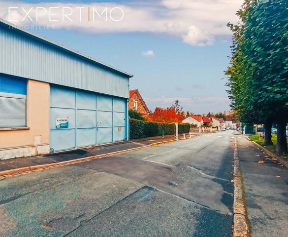 Lardy (91510) Entrepôt de stockage de 350 m2 à louer sur Lardy à 5 mns de la RN20 - Rare sur le secteur d'Arpajon !