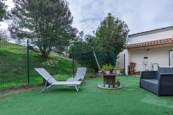 Maison Gorges 5 P . 3 Chs . Bureau . Garage . 135.89 M² . T 667 M² . Terrasses . Préau . Abri