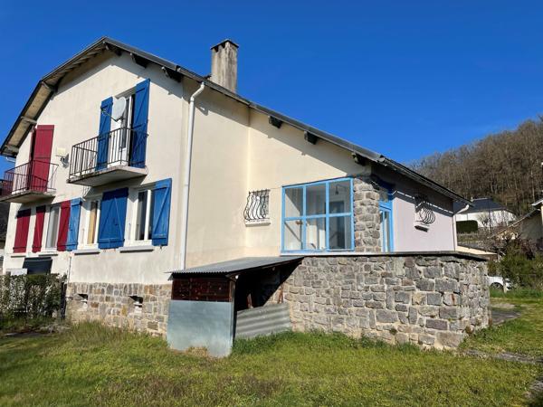 JOLIE MAISON A CHAMPS-SUR-TARENTAINE Champs-sur-Tarentaine-Marchal (15270)