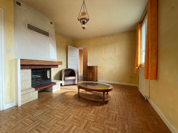 JOLIE MAISON A CHAMPS-SUR-TARENTAINE Champs-sur-Tarentaine-Marchal (15270)
