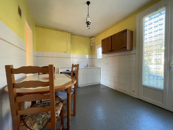 JOLIE MAISON A CHAMPS-SUR-TARENTAINE Champs-sur-Tarentaine-Marchal (15270)