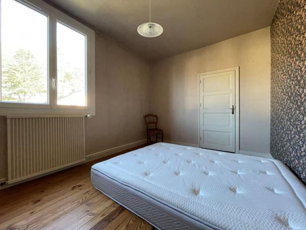 JOLIE MAISON A CHAMPS-SUR-TARENTAINE Champs-sur-Tarentaine-Marchal (15270)