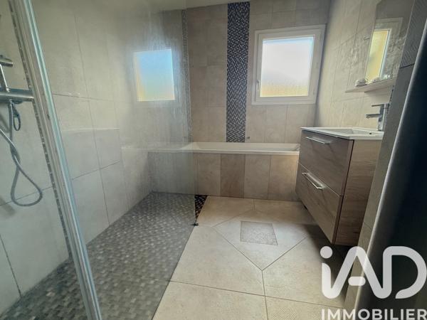 Maison à vendre 5 pièces 99 m² Le Tourne